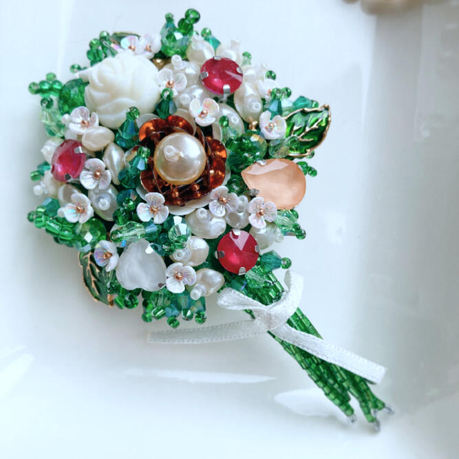 The flowers brooch