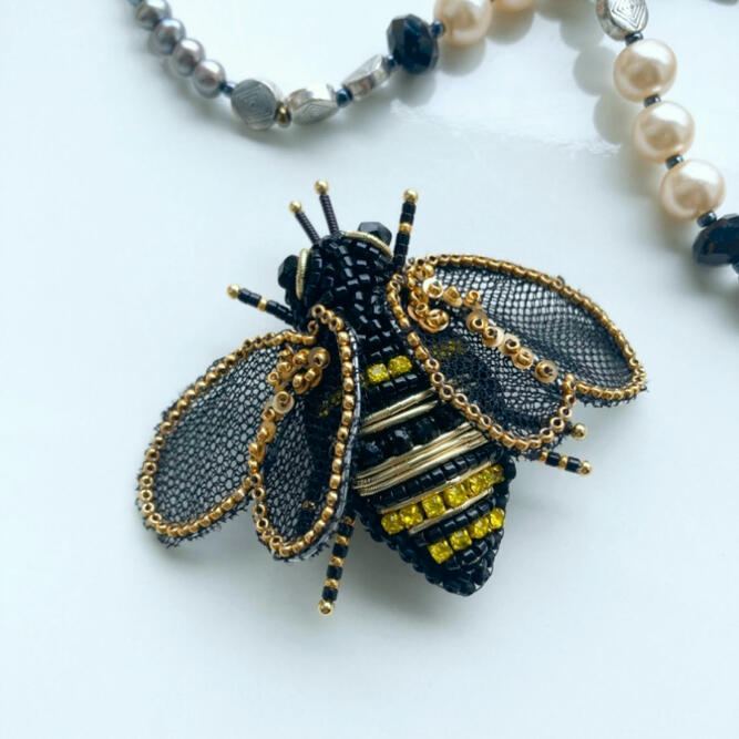 The bee brooch