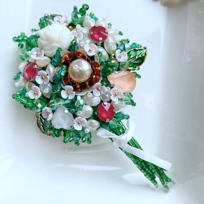 Handmade beaded brooch 4