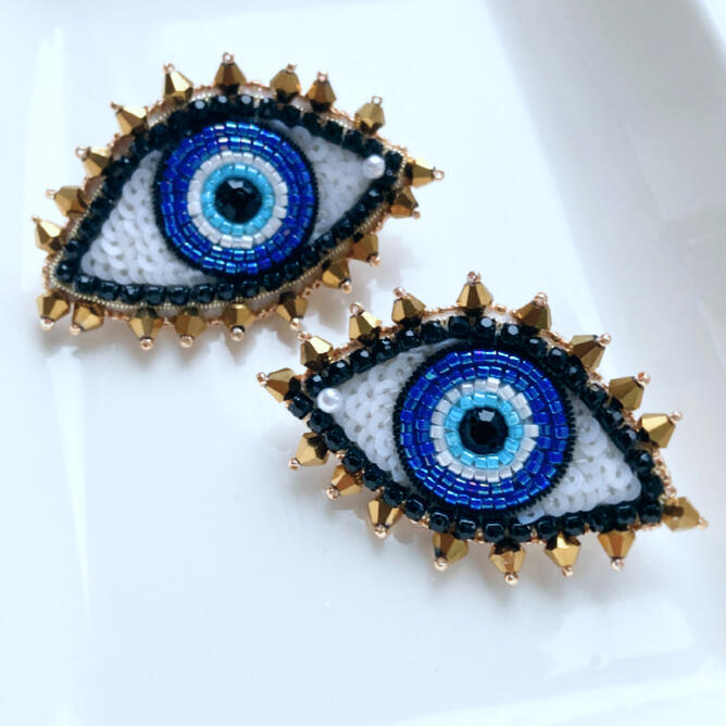 Handmade beaded brooch 5