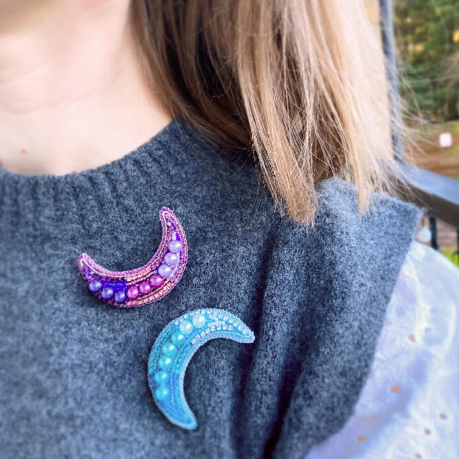 Handmade beaded brooch 14